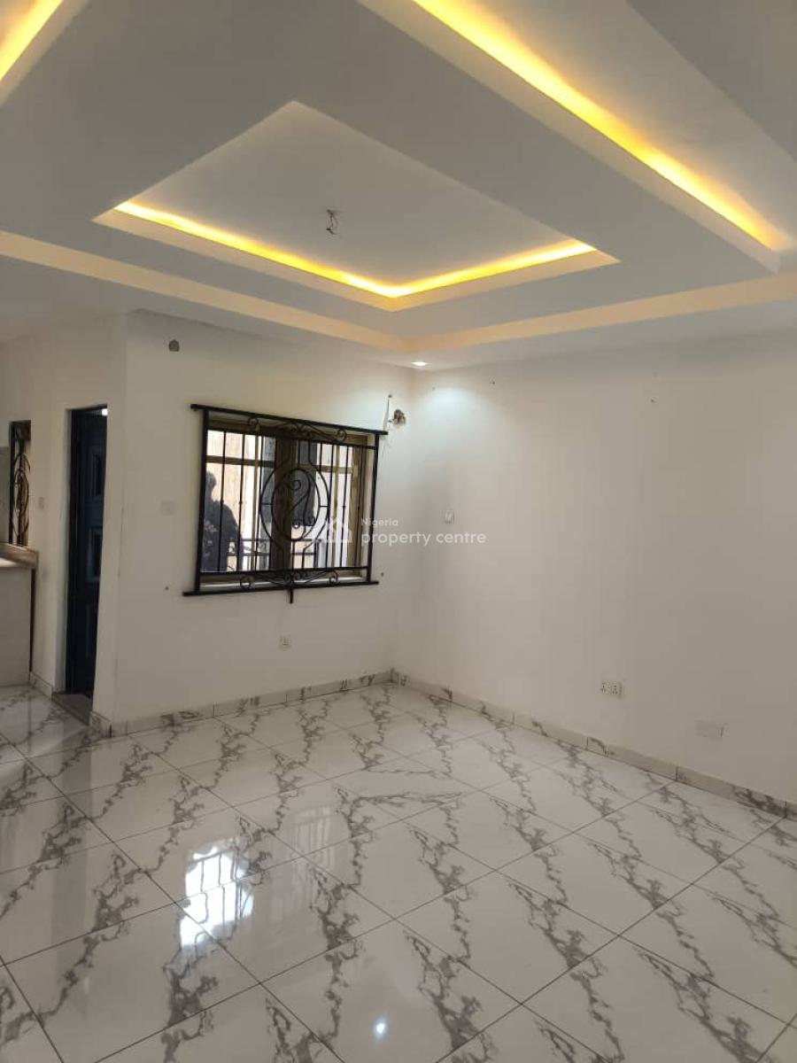 Spacious 2 Bedroom Flat, Lekki Phase 1, Lekki, Lagos, Flat / Apartment for Rent