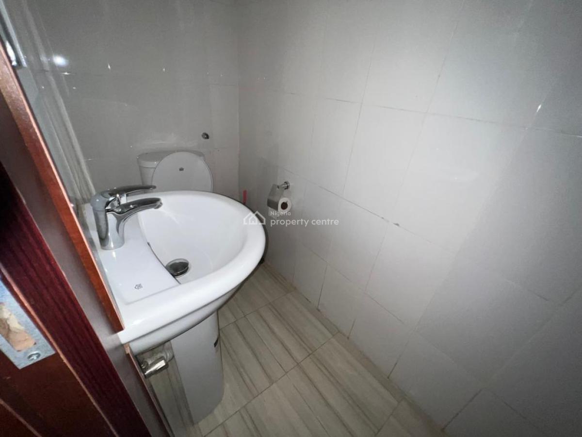 Excellent Spacious 2 Bedroom Furnished Apartment, Guzape District, Abuja, Flat / Apartment for Rent