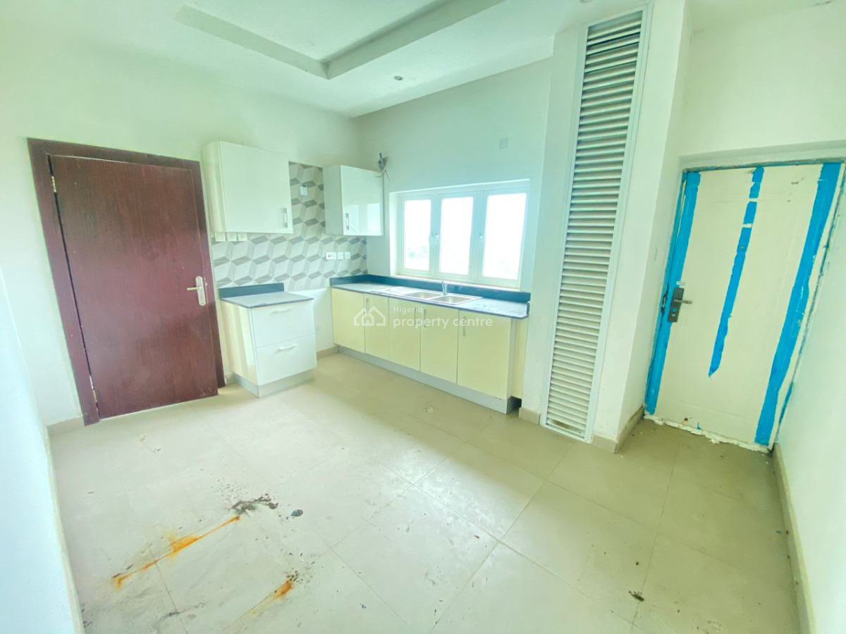 Massive 3bedrooms Flat, Grenadine Estate Off Monastery Road Sangotedo, Sangotedo, Ajah, Lagos, Flat / Apartment for Rent