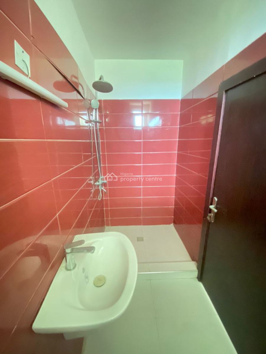 Massive 3bedrooms Flat, Grenadine Estate Off Monastery Road Sangotedo, Sangotedo, Ajah, Lagos, Flat / Apartment for Rent