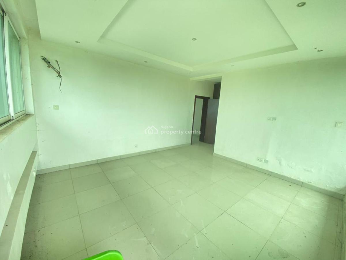 Massive 3bedrooms Flat, Grenadine Estate Off Monastery Road Sangotedo, Sangotedo, Ajah, Lagos, Flat / Apartment for Rent
