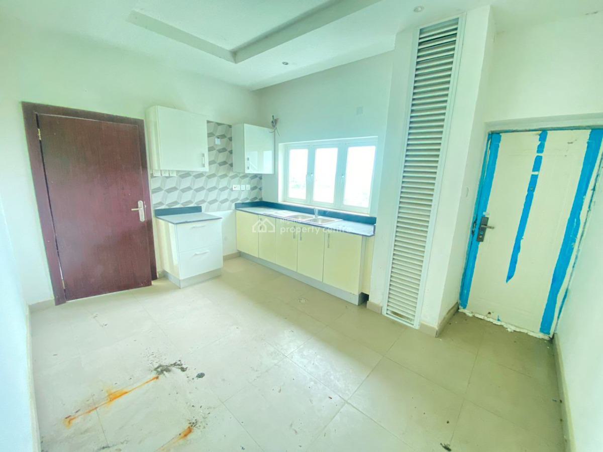 Massive 3bedrooms Flat, Grenadine Estate Off Monastery Road Sangotedo, Sangotedo, Ajah, Lagos, Flat / Apartment for Rent