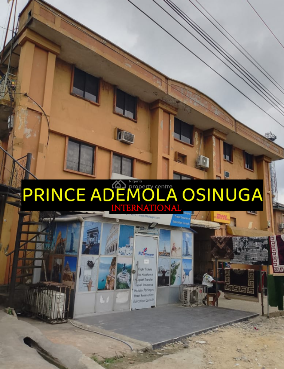 Detached Building on a Major Road, Ikorodu Road Lagos, Fadeyi, Shomolu, Lagos, Commercial Property for Sale