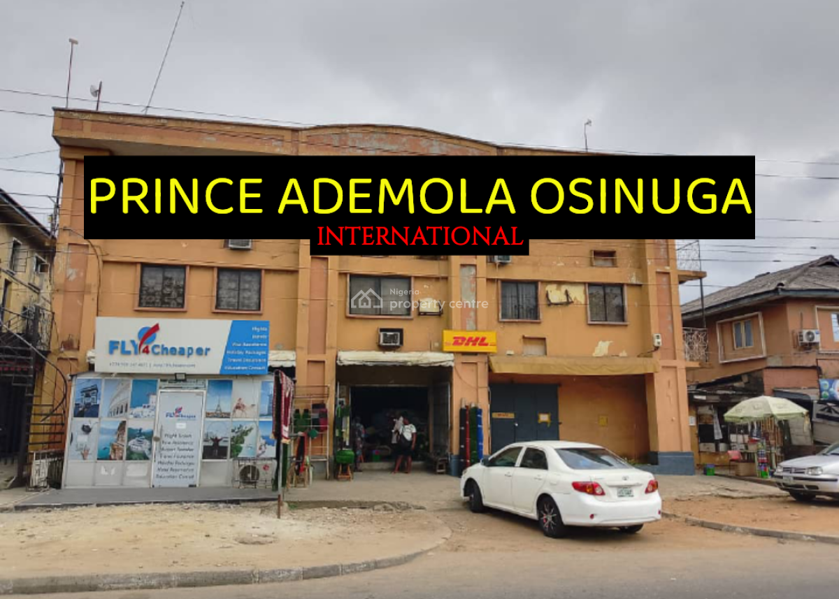 Detached Building on a Major Road, Ikorodu Road Lagos, Fadeyi, Shomolu, Lagos, Commercial Property for Sale