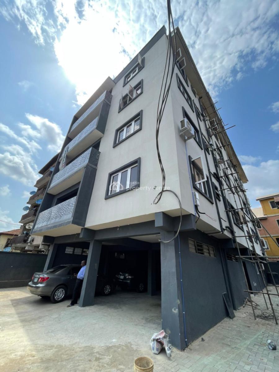 3 Bedroom Apartment with Range of Amenities, Surulere, Lagos, Flat / Apartment for Sale