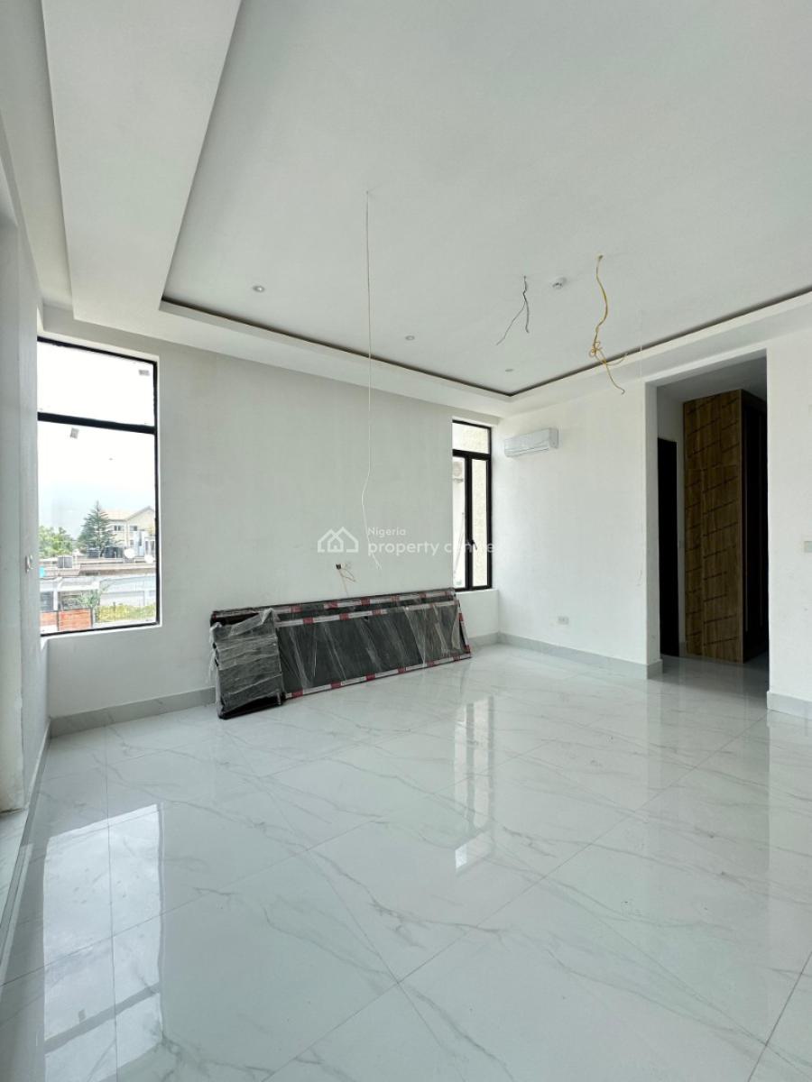 Quality Structured 3 Bed Apartment with Swimming Pool and Gym, Central Lekki Phase 1, Lekki Phase 1, Lekki, Lagos, Block of Flats for Sale