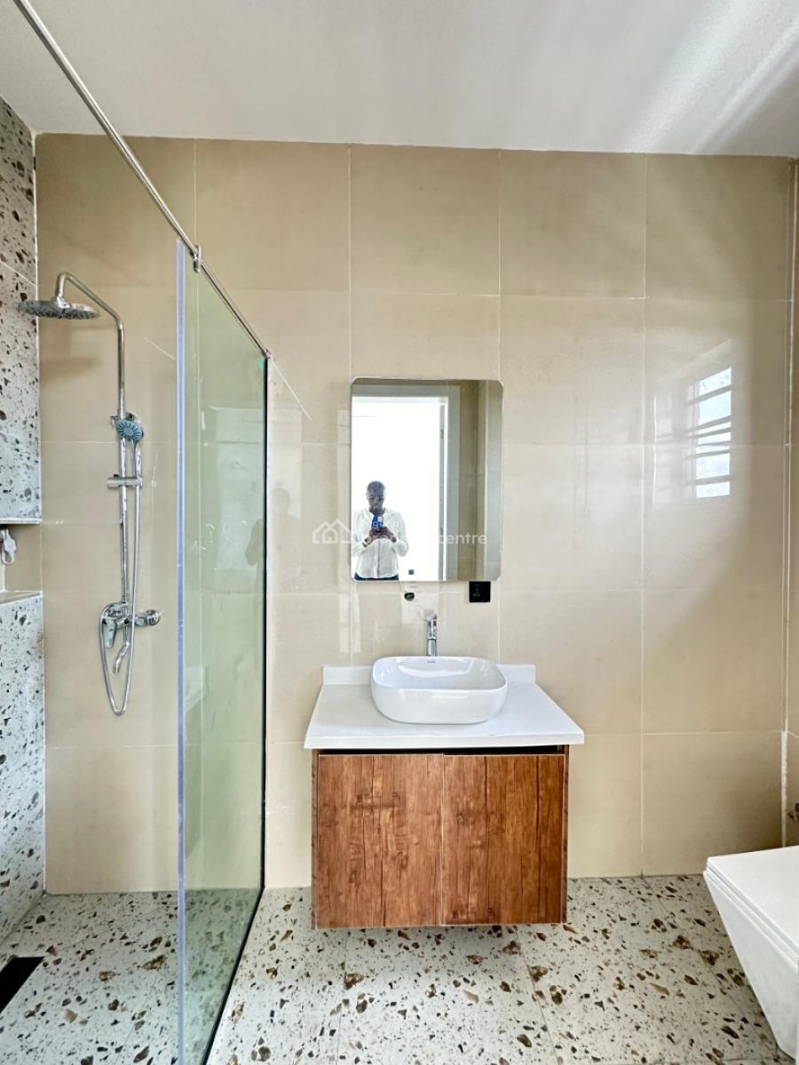 Luxurious 3 Bedroom Apartment with an Elevator, Lekki Phase 1, Lekki Phase 1, Lekki, Lagos, House for Sale