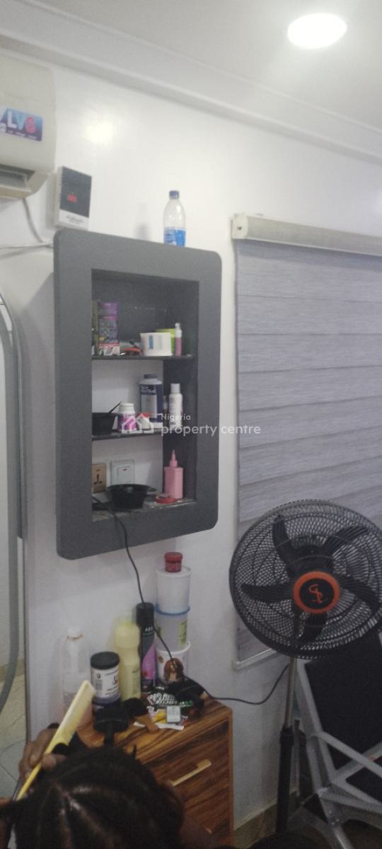 Saloon, Off Blenco Sangotedo, Sangotedo, Ajah, Lagos, Office Space for Sale
