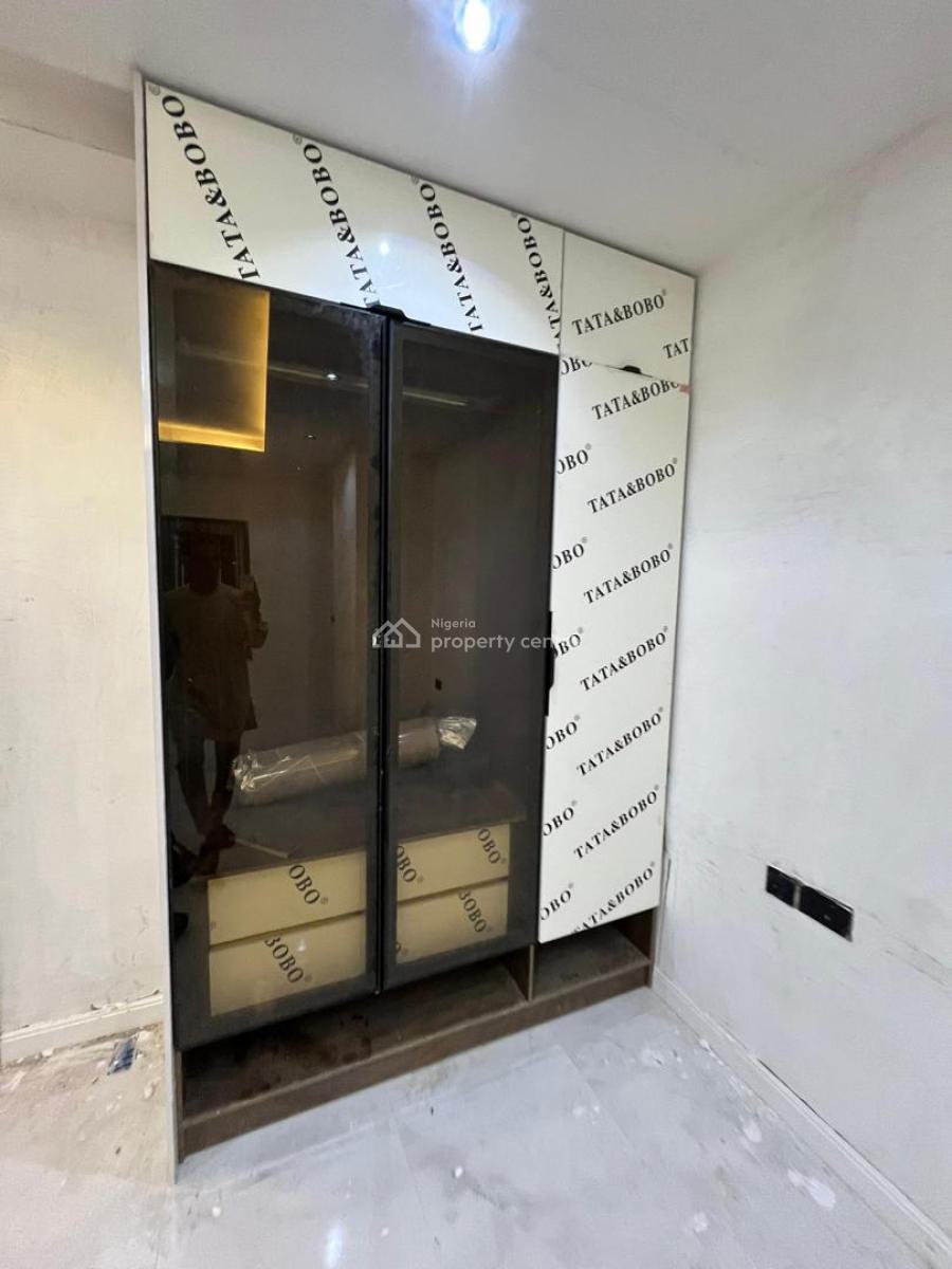 a Well Detailed 2 Bedroom Apartment with Elevator, Banana Island Estate Road, Ikoyi, Lagos, Flat / Apartment for Sale