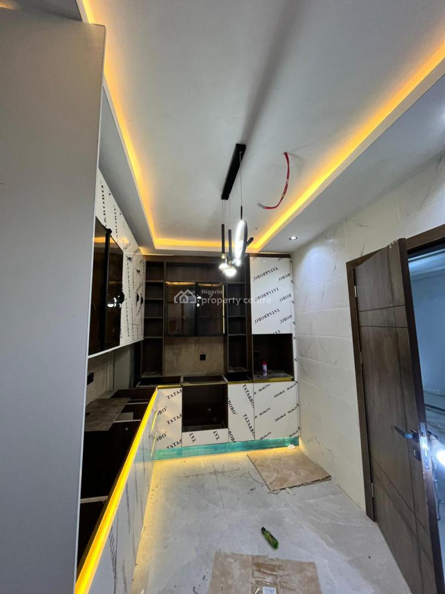 a Well Detailed 2 Bedroom Apartment with Elevator, Banana Island Estate Road, Ikoyi, Lagos, Flat / Apartment for Sale