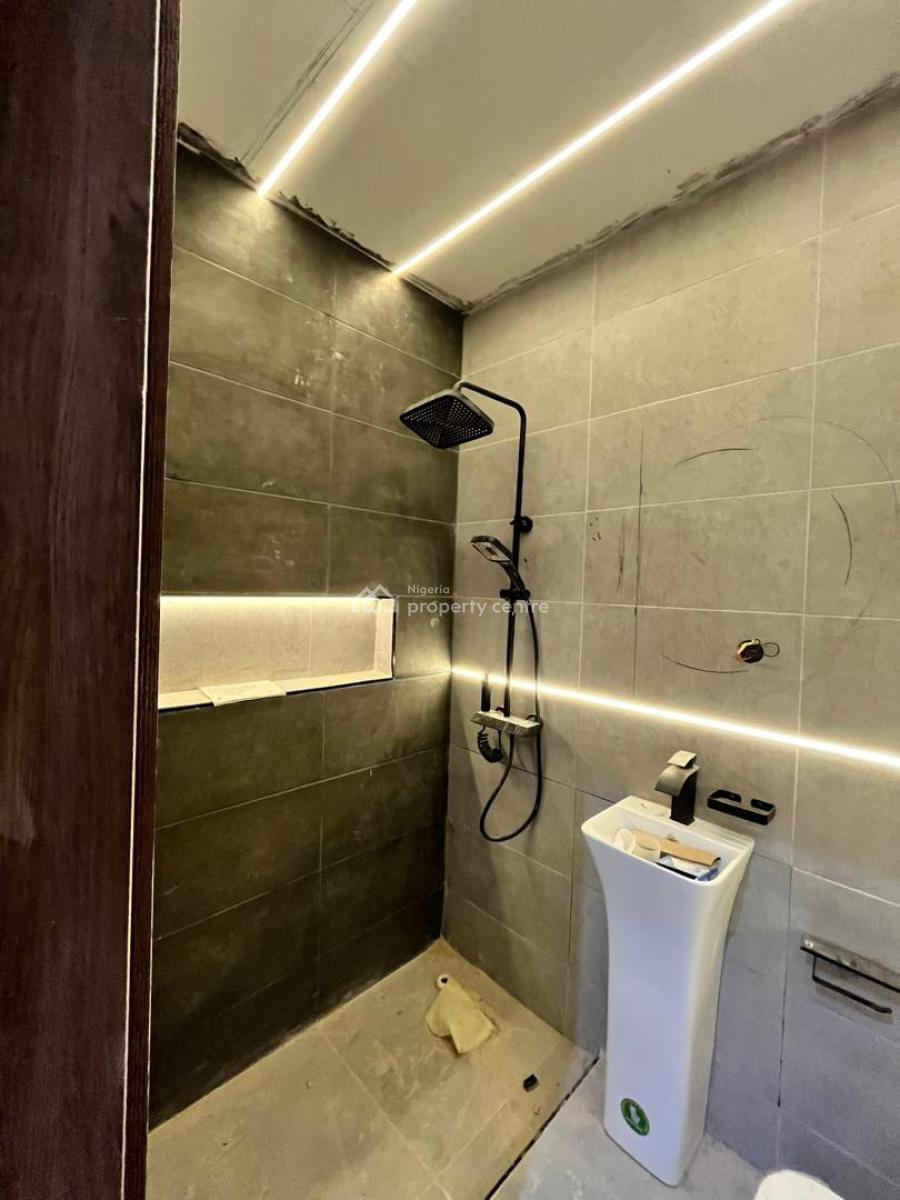 a Well Detailed 2 Bedroom Apartment with Elevator, Banana Island Estate Road, Ikoyi, Lagos, Flat / Apartment for Sale