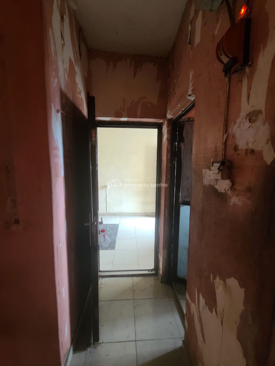 Spacious 1bedroom Flat Upstairs with 1toilet 1bath, Off Aborishade Road, Lawanson, Surulere, Lagos, Mini Flat (room and Parlour) for Rent