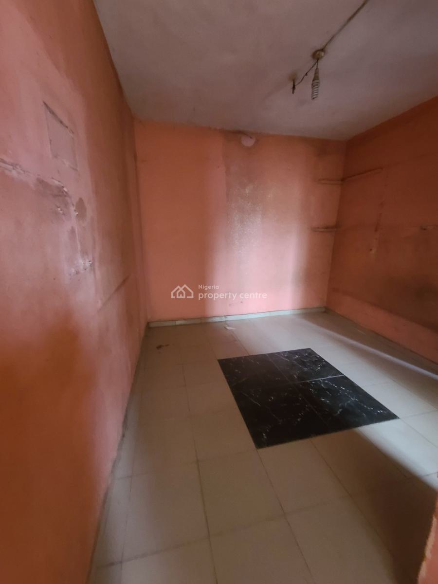 Spacious 1bedroom Flat Upstairs with 1toilet 1bath, Off Aborishade Road, Lawanson, Surulere, Lagos, Mini Flat (room and Parlour) for Rent