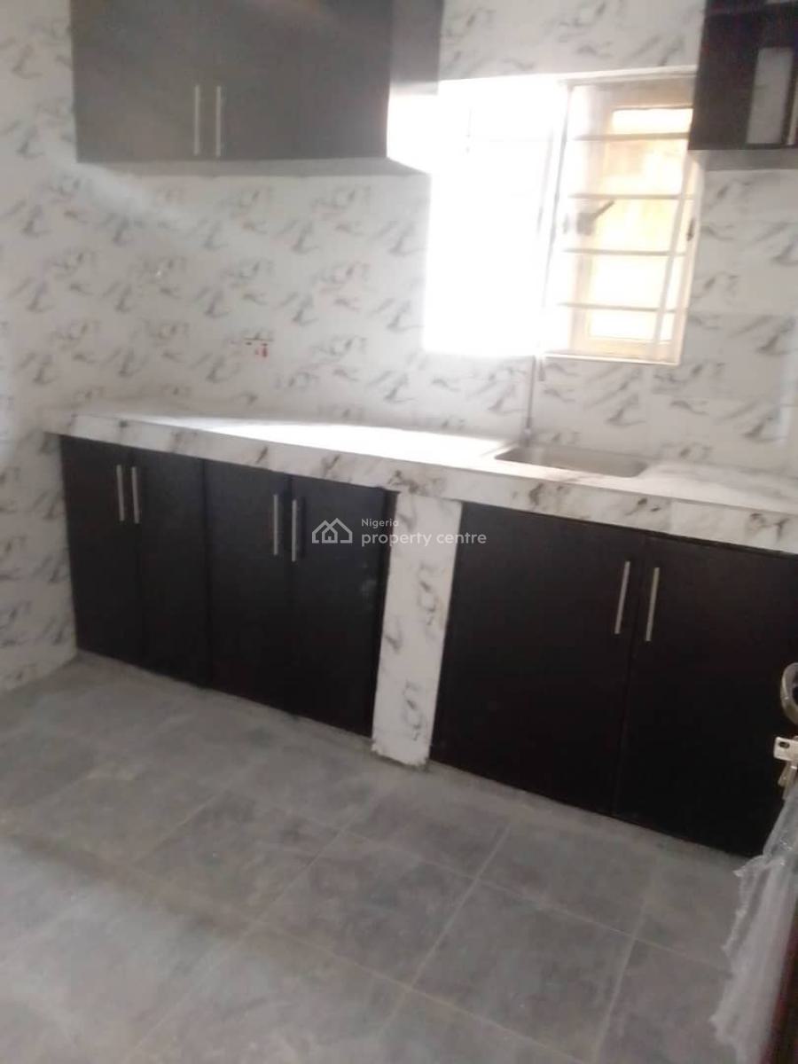 Standard 2 Bedroom Flat, Ado Road, Ajah, Lagos, Flat / Apartment for Rent
