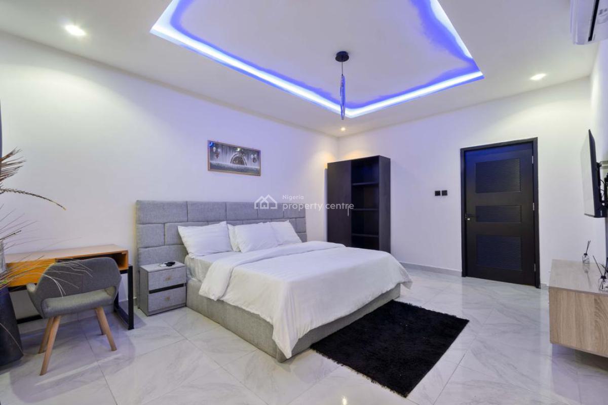 Luxury 2 Bedroom Apartment. Pls Send in Your Bookings, Lekki Phase 1, Lekki, Lagos, Flat / Apartment Short Let