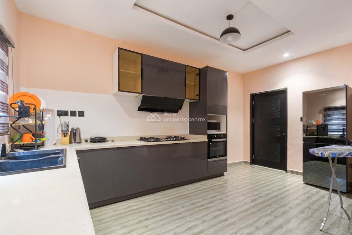 Luxury 2 Bedroom Apartment. Pls Send in Your Bookings, Lekki Phase 1, Lekki, Lagos, Flat / Apartment Short Let