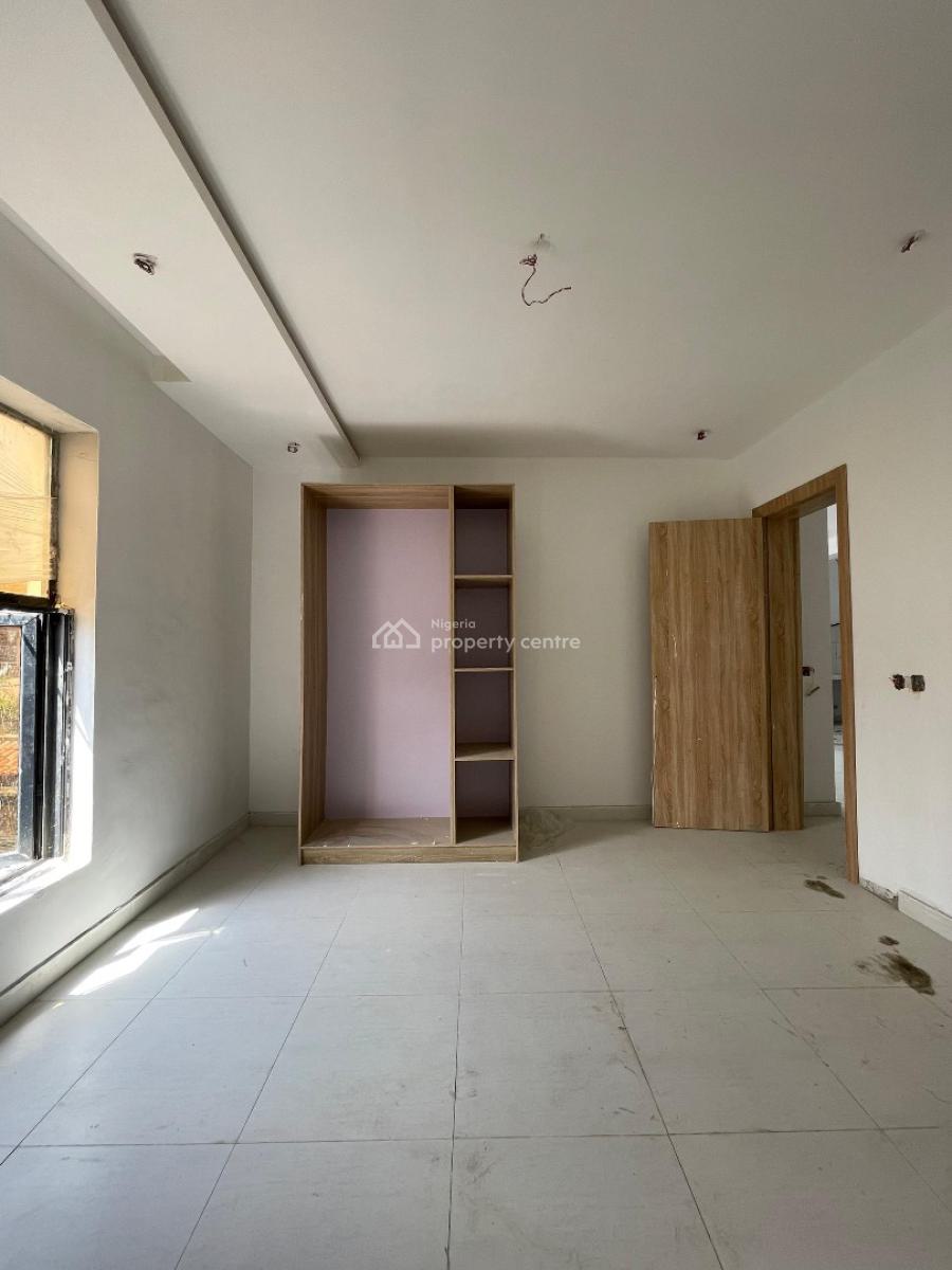 Beautiful 2 Bedroom Apartment at Lekki Phase 1, Lekki Phase 1, Lekki, Lagos, Flat / Apartment for Sale