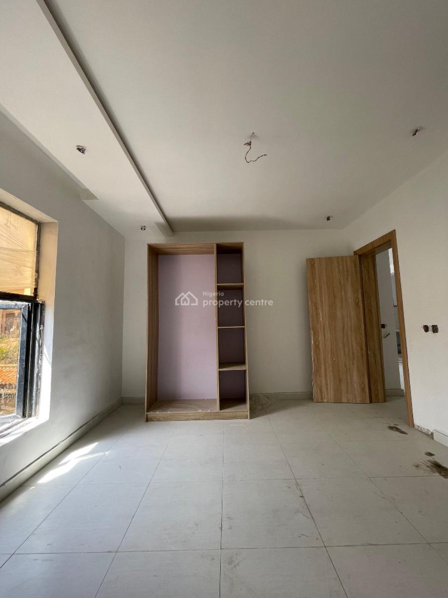 Beautiful 2 Bedroom Apartment at Lekki Phase 1, Lekki Phase 1, Lekki, Lagos, Flat / Apartment for Sale