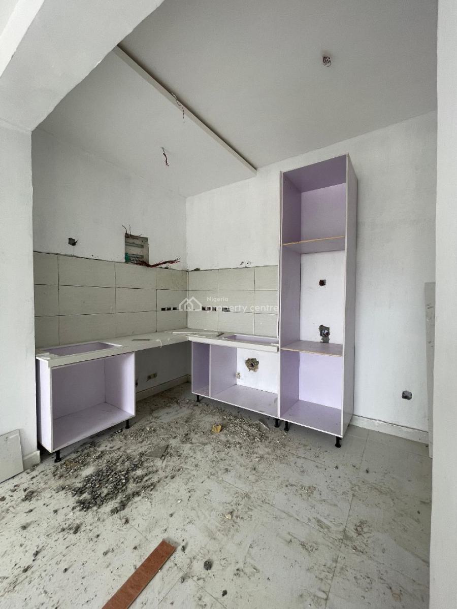 Beautiful 2 Bedroom Apartment at Lekki Phase 1, Lekki Phase 1, Lekki, Lagos, Flat / Apartment for Sale