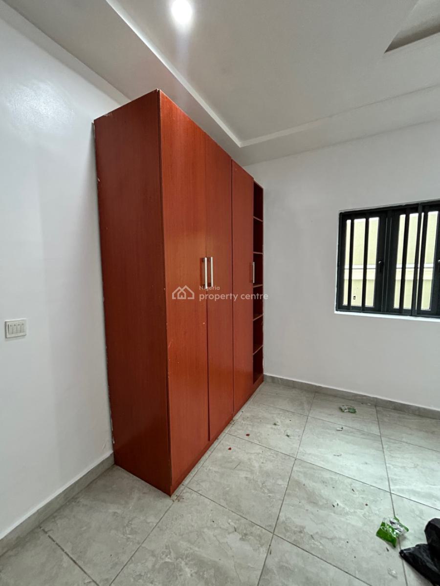 Neatly Built 2 Bedroom Apartment in a Gated Estate [downstairs], Ikate, Lekki Phase 1, Lekki, Lagos, Terraced Duplex for Rent