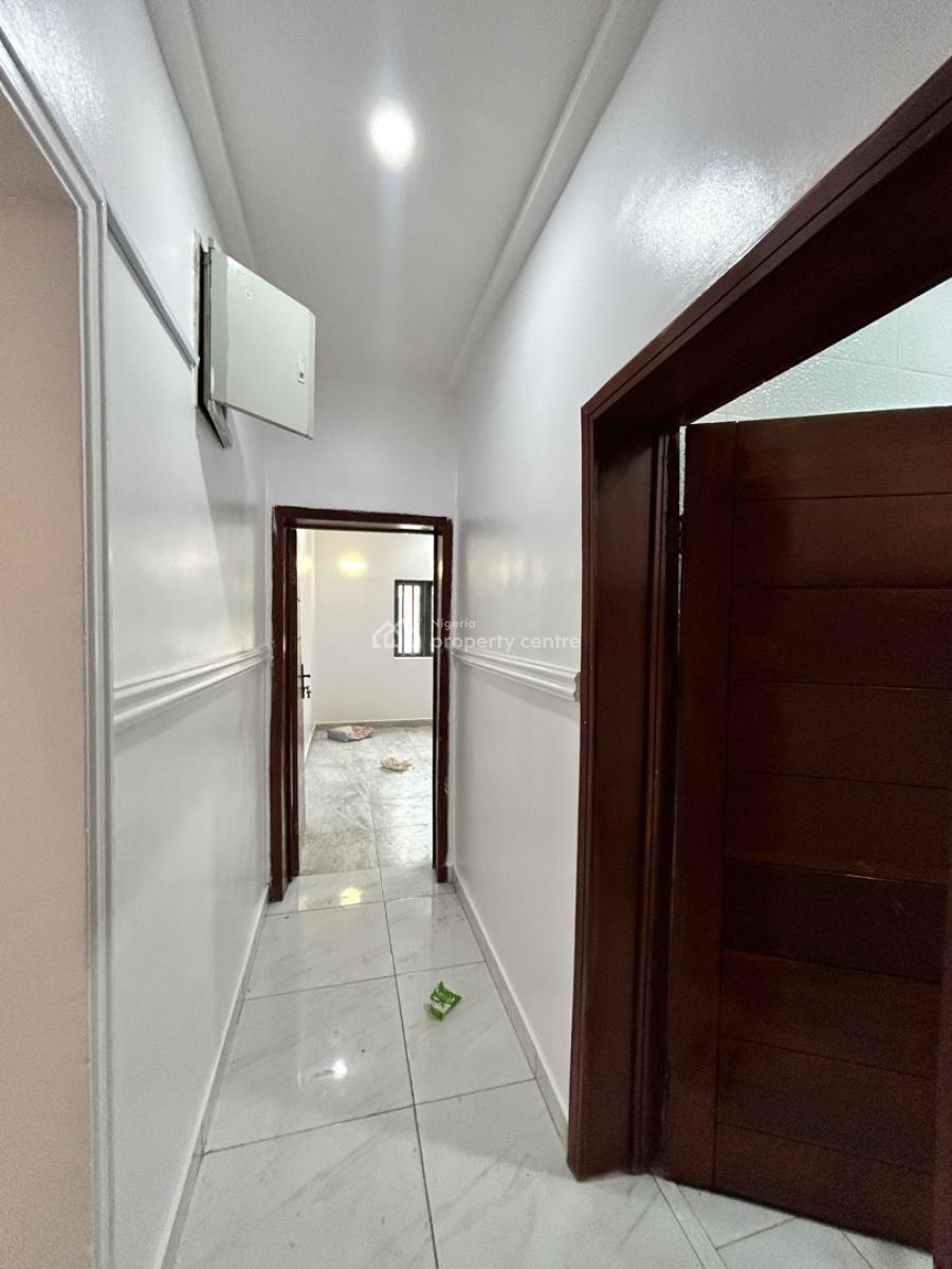 Neatly Built 2 Bedroom Apartment in a Gated Estate [downstairs], Ikate, Lekki Phase 1, Lekki, Lagos, Terraced Duplex for Rent