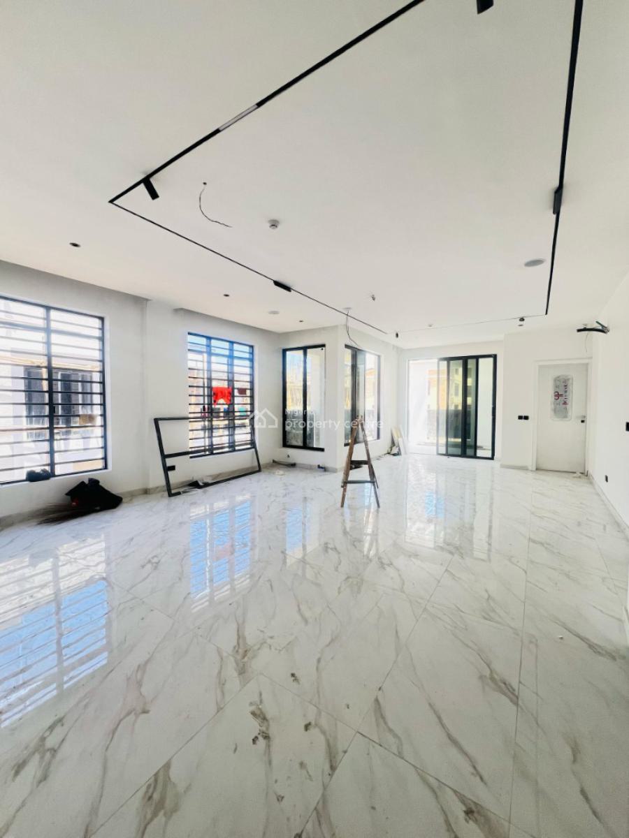 Well Constructed 4 Bedroom Penthouse  Plus Study Room, Elevator and Bq, Oniru, Victoria Island (vi), Lagos, Block of Flats for Sale