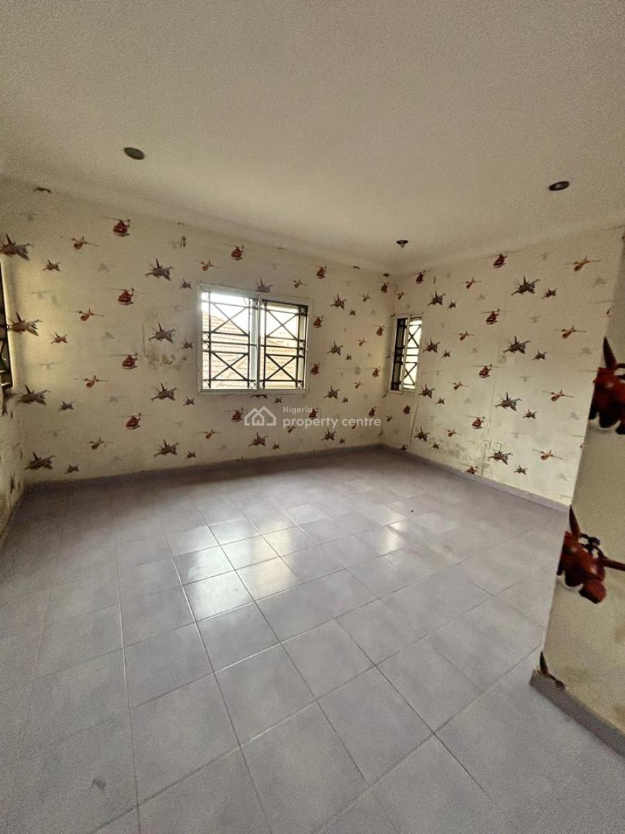 3 Bedroom Terrace Duplex in a Private and Gated Serviced Estate, Osapa, Lekki, Lagos, Terraced Duplex for Sale