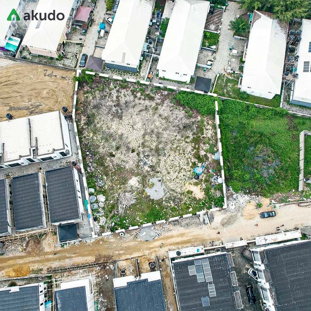 1,800sqm Land in a Gated and Secured Estate -- Gov-consent, Ikota Gra Estate, Ikota, Lekki, Lagos, Residential Land for Sale