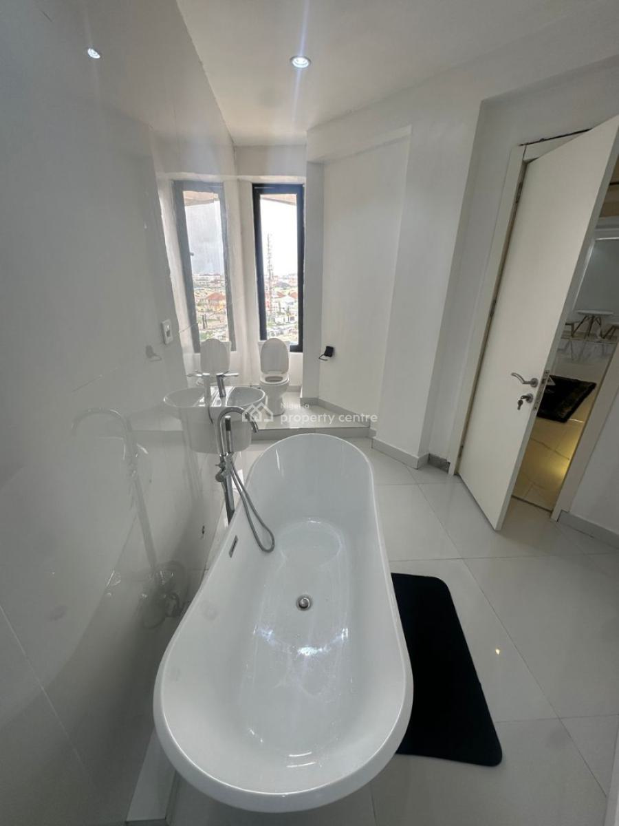 Tastefully Furnished 3 Bedroom Penthouse with Swimming Pool, Lekki, Lagos, Flat / Apartment for Rent