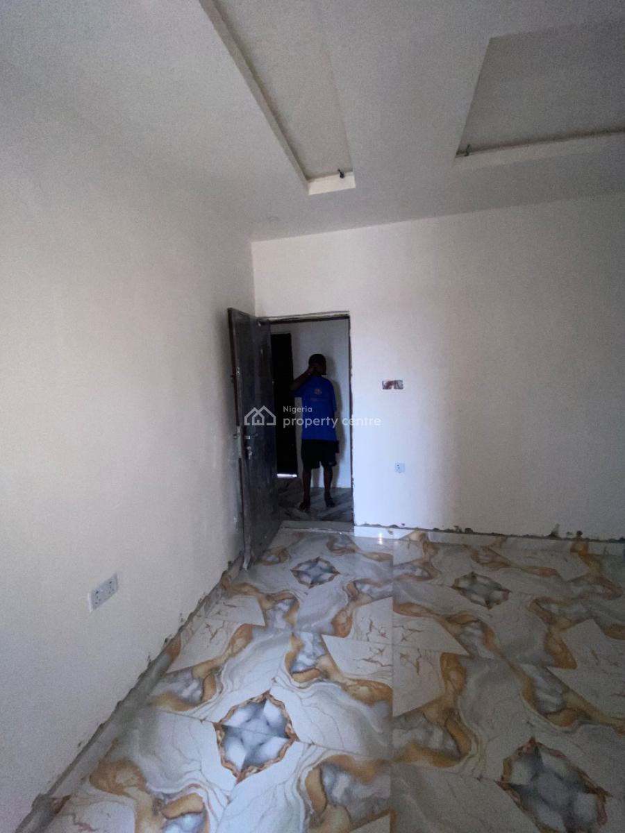 Newly Built Room Self-contain in Bariga  Looking for Comf, Bariga Ososa, Bariga, Shomolu, Lagos, Flat / Apartment for Rent