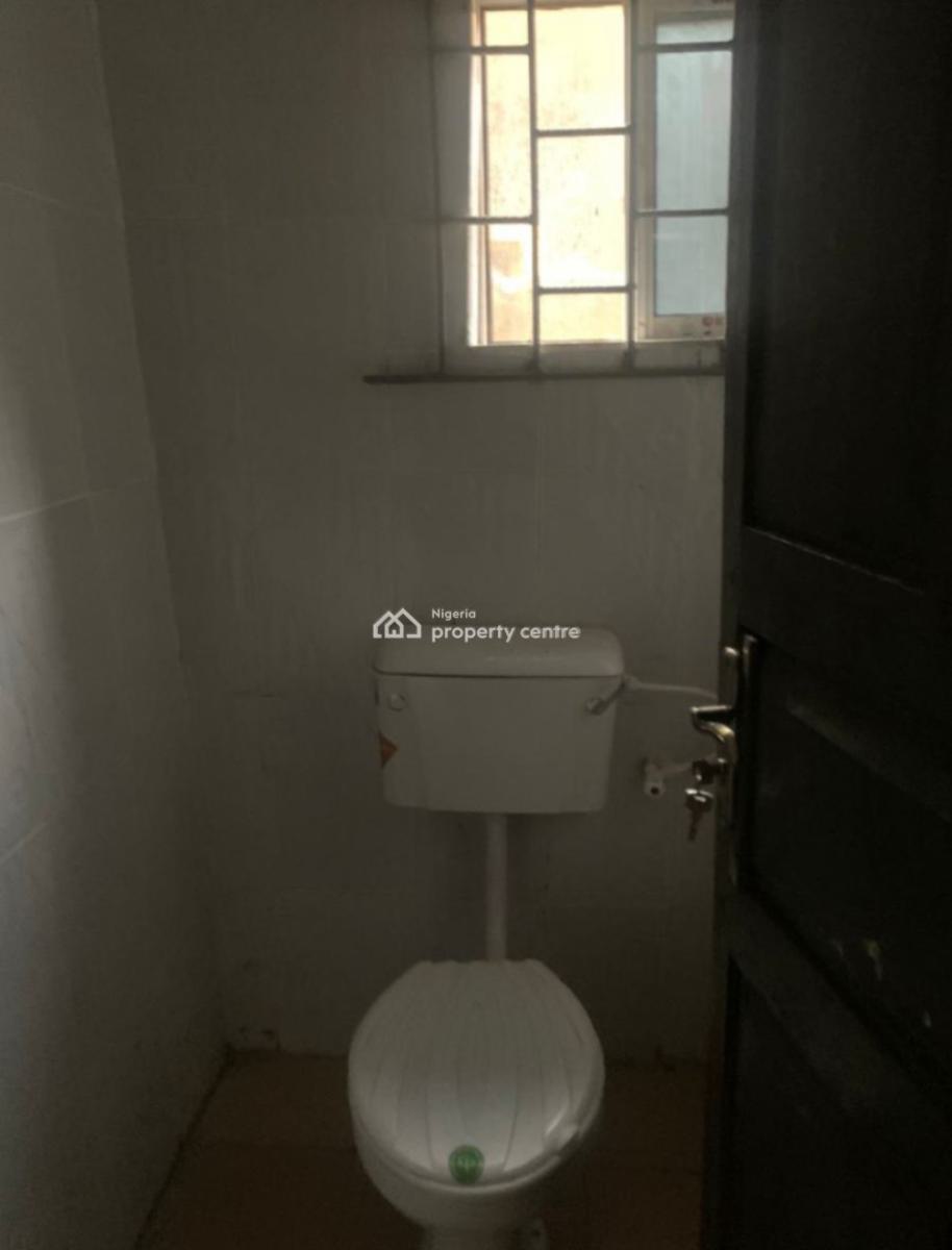 2bedroom Apartment Available Looking for a Spacious and Accessible, Lateef Onigemo, Ifako, Gbagada, Lagos, Flat / Apartment for Rent