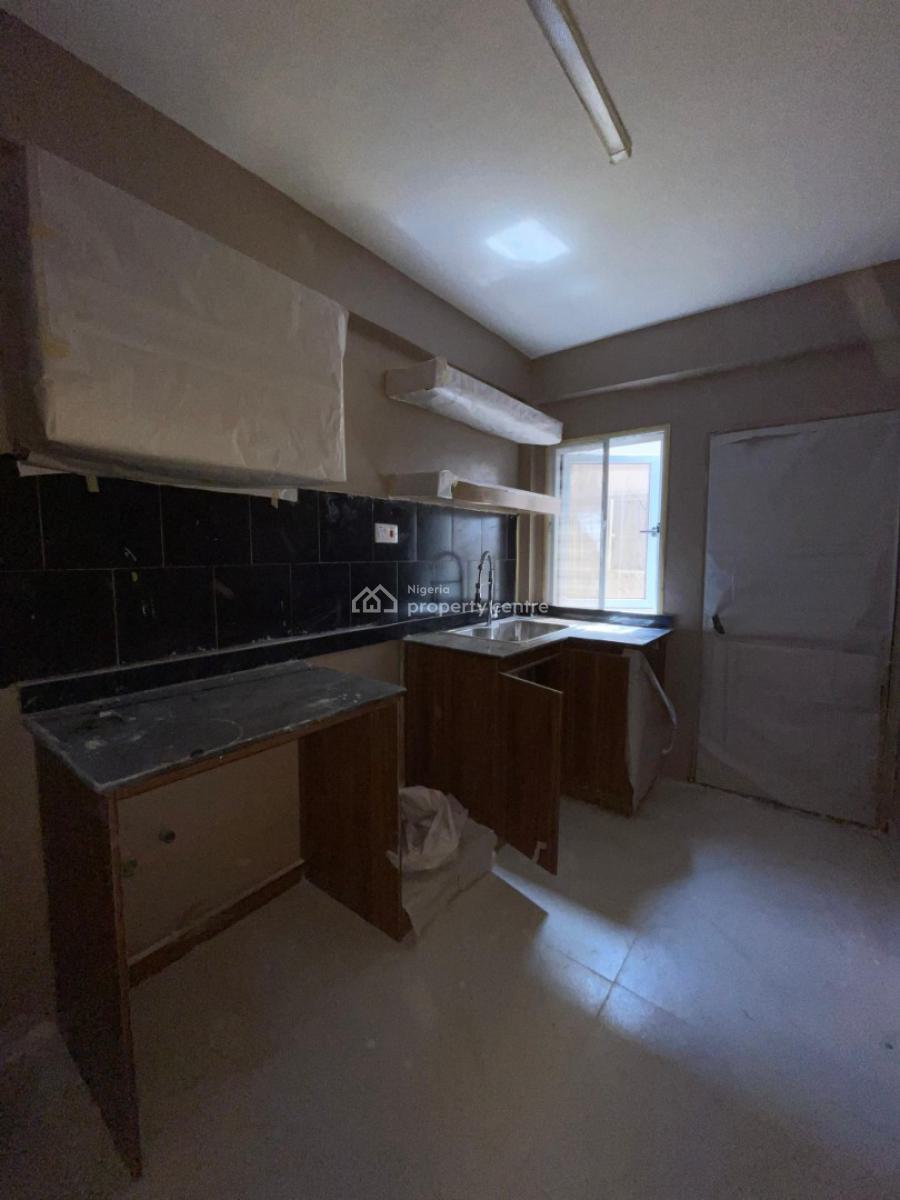 Eye Catchy Built 3 Bedroom Apartment with Range of Amenities, Surulere, Lagos, Flat / Apartment for Sale