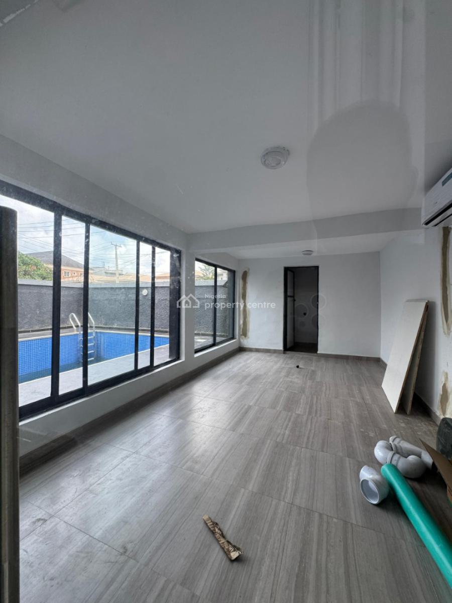 Spacious  2  Bedroom Apartment, Lekki Phase 1, Lekki Phase 1, Lekki, Lagos, Flat / Apartment for Sale