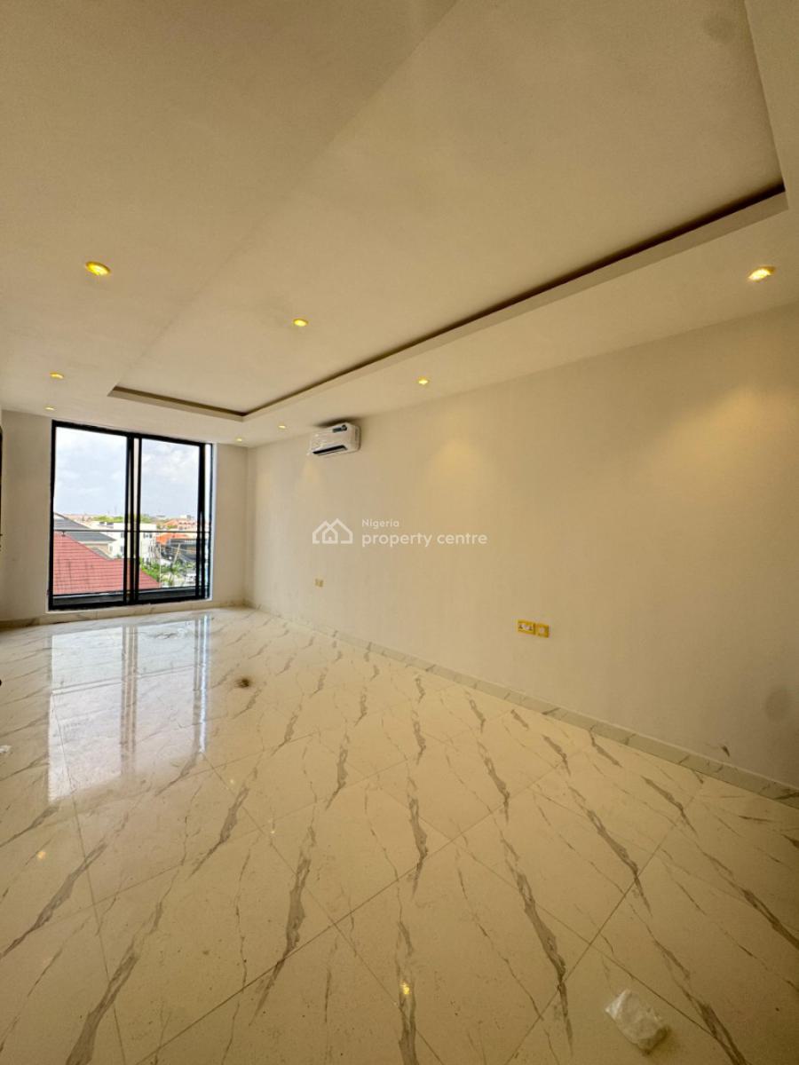 Spacious  2  Bedroom Apartment, Lekki Phase 1, Lekki Phase 1, Lekki, Lagos, Flat / Apartment for Sale