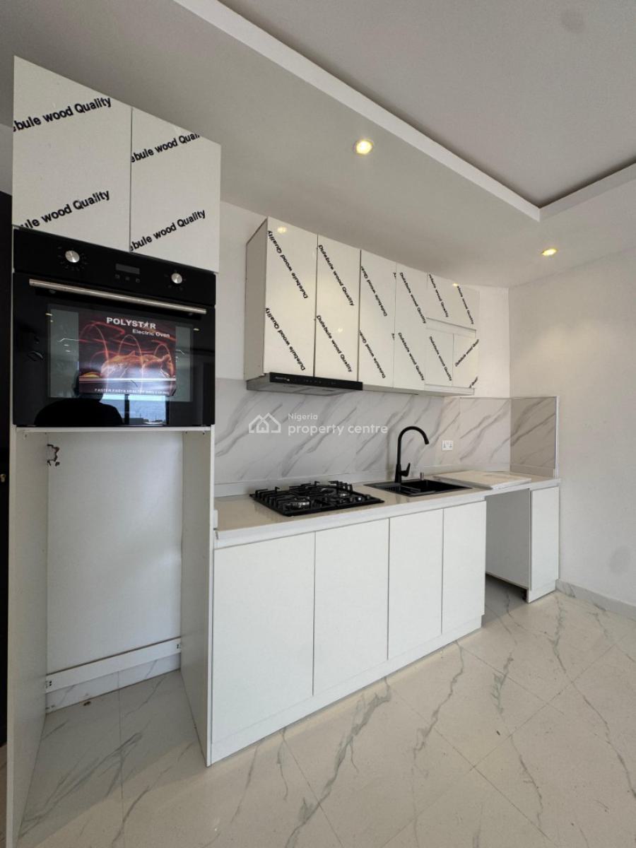 Spacious  2  Bedroom Apartment, Lekki Phase 1, Lekki Phase 1, Lekki, Lagos, Flat / Apartment for Sale
