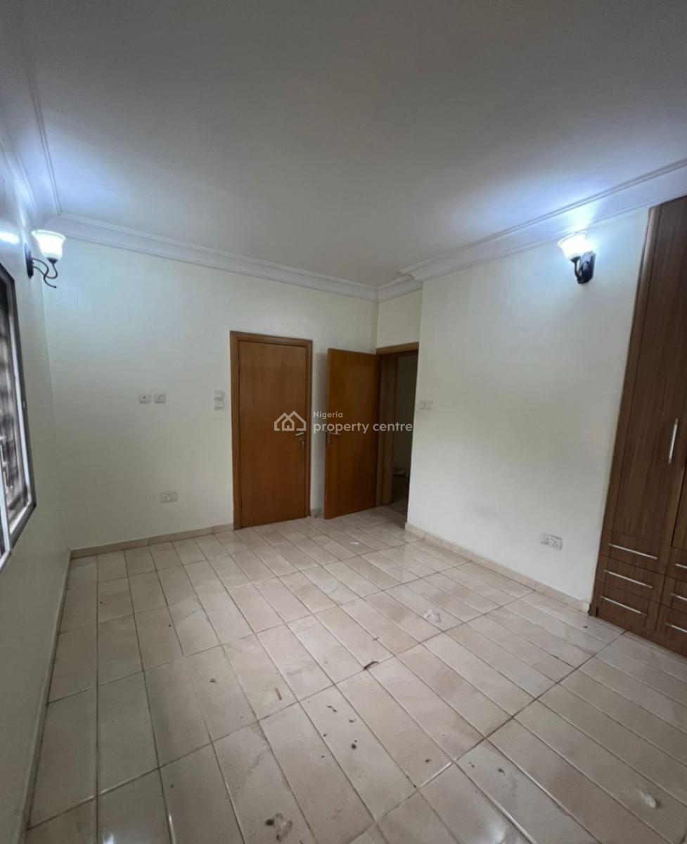 Serviced and Well Maintained 4 Bedroom Terraced Duplex, Osapa, Lekki, Lagos, Terraced Duplex for Rent