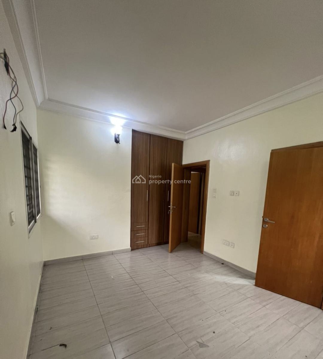 Serviced and Well Maintained 4 Bedroom Terraced Duplex, Osapa, Lekki, Lagos, Terraced Duplex for Rent