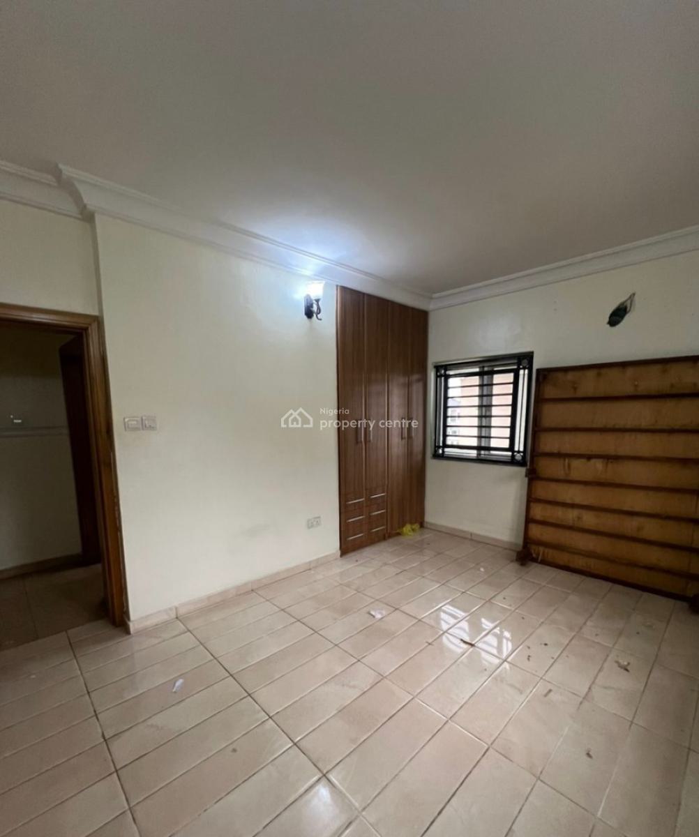 Serviced and Well Maintained 4 Bedroom Terraced Duplex, Osapa, Lekki, Lagos, Terraced Duplex for Rent