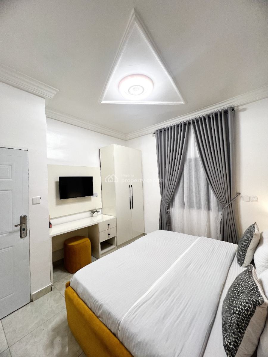 2 Bedrooms Luxury Apartment, Pietersburg, Aminu Kano Crescent, Wuse 2, Abuja, Hotel / Guest House Short Let
