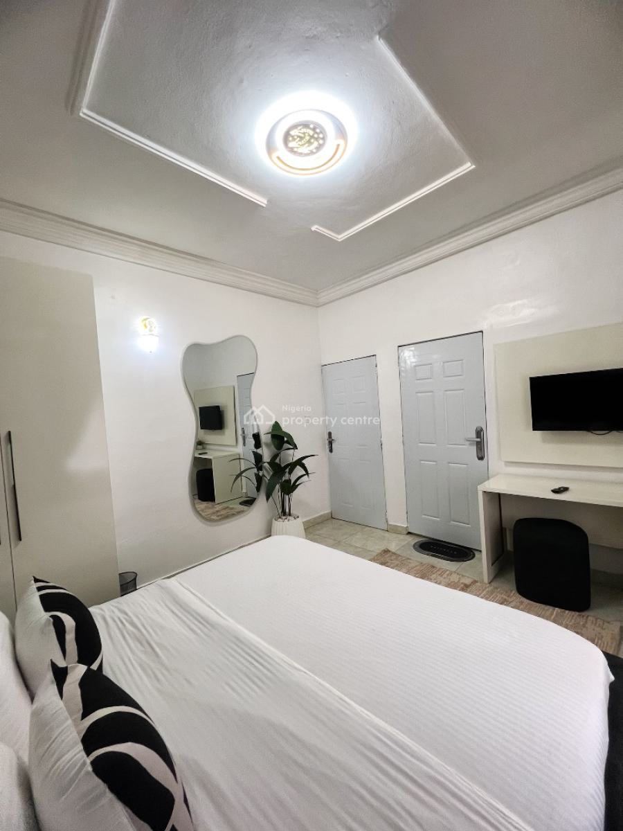 2 Bedrooms Luxury Apartment, Pietersburg, Aminu Kano Crescent, Wuse 2, Abuja, Hotel / Guest House Short Let