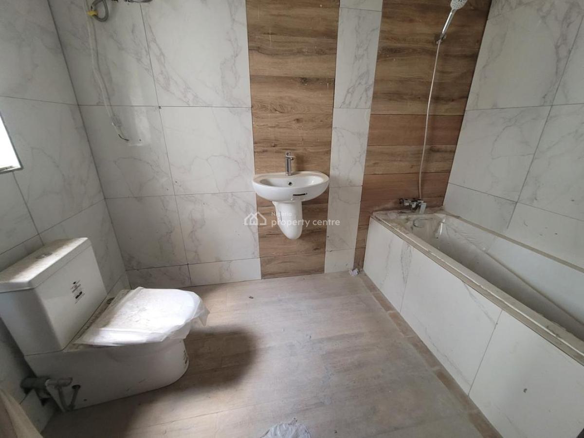 Distress 4 Bedroom Terrace Duplex, Ikate, Lekki, Lagos, Terraced Duplex for Sale