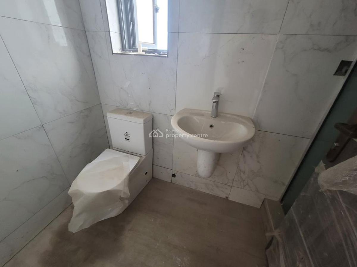 Distress 4 Bedroom Terrace Duplex, Ikate, Lekki, Lagos, Terraced Duplex for Sale