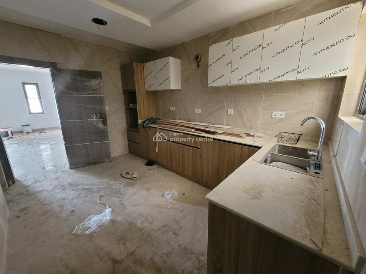 Distress 4 Bedroom Terrace Duplex, Ikate, Lekki, Lagos, Terraced Duplex for Sale