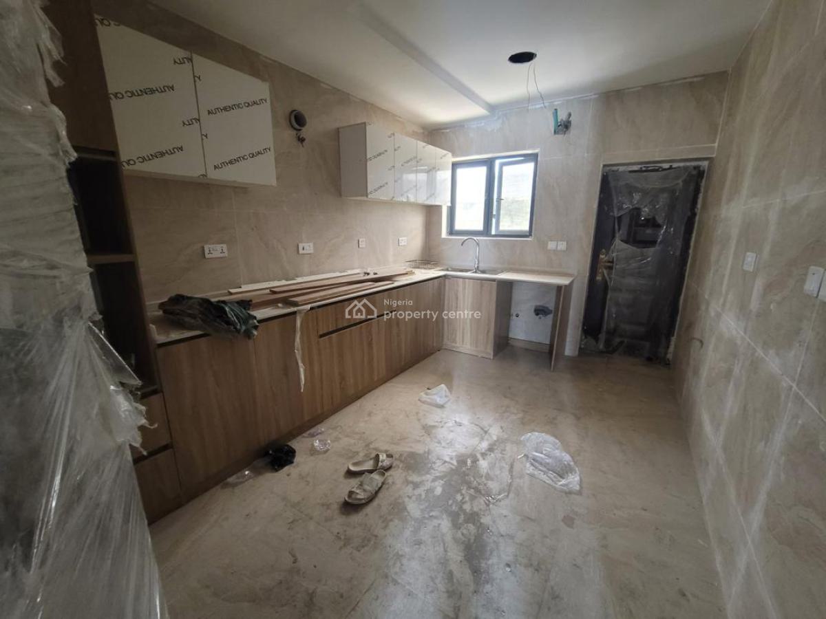 Distress 4 Bedroom Terrace Duplex, Ikate, Lekki, Lagos, Terraced Duplex for Sale