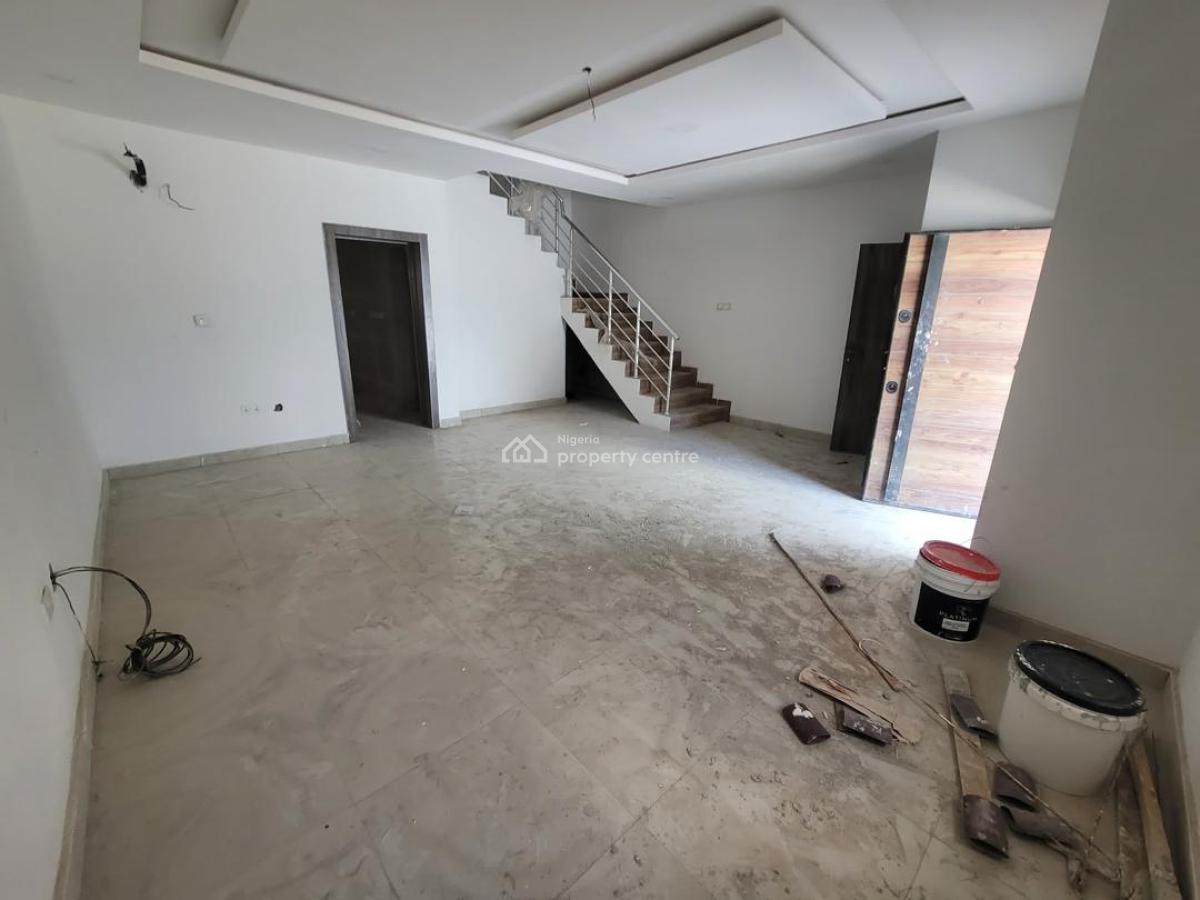 Distress 4 Bedroom Terrace Duplex, Ikate, Lekki, Lagos, Terraced Duplex for Sale