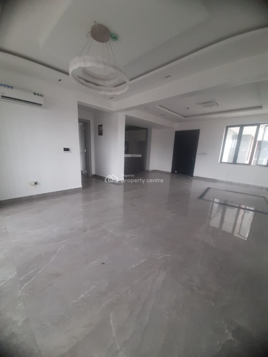 New 2 Bedroom En-suite Penthouse Flat with Fitted Kitchen and Cooker, Lekki Phase 1, Lekki, Lagos, Flat / Apartment for Rent