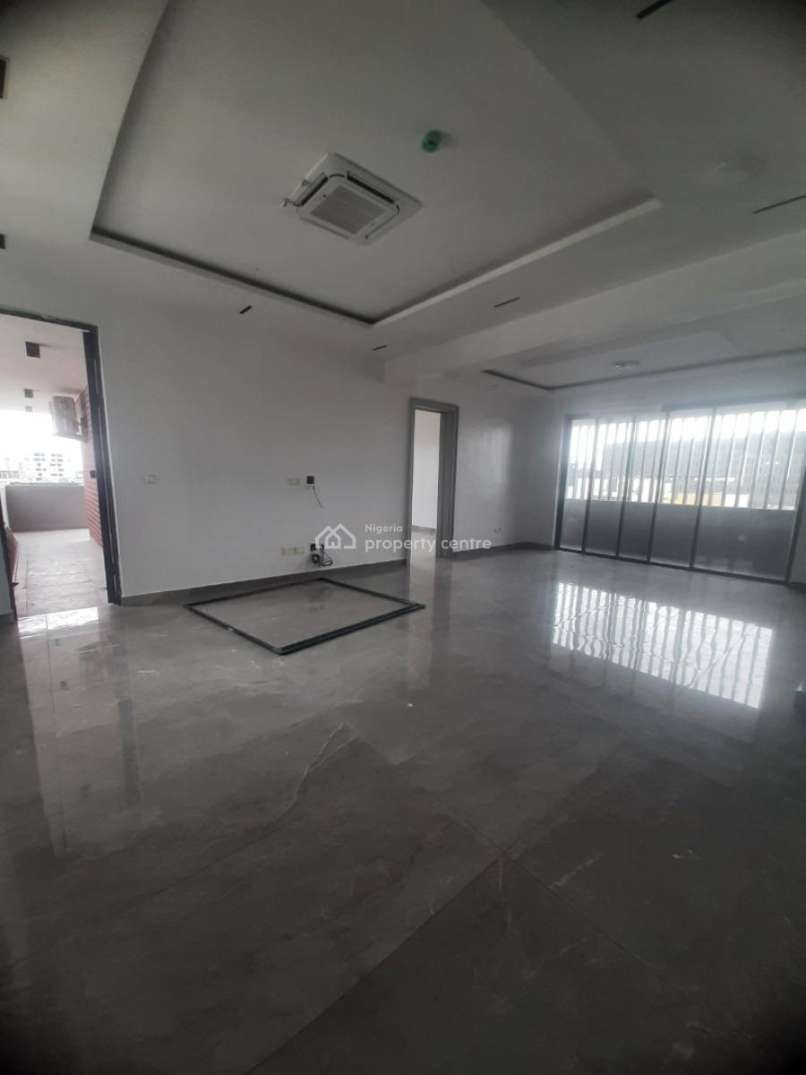 New 2 Bedroom En-suite Penthouse Flat with Fitted Kitchen and Cooker, Lekki Phase 1, Lekki, Lagos, Flat / Apartment for Rent