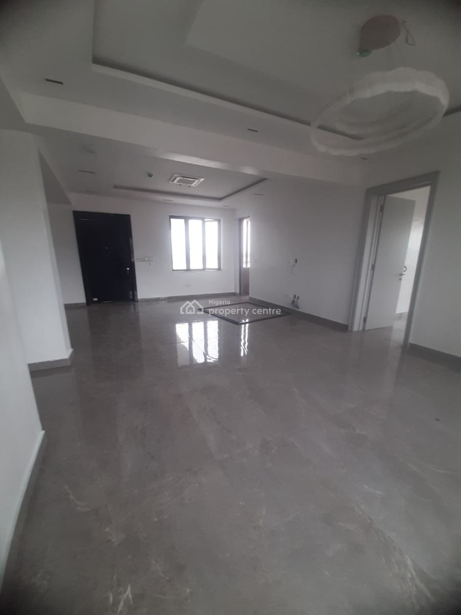 New 2 Bedroom En-suite Penthouse Flat with Fitted Kitchen and Cooker, Lekki Phase 1, Lekki, Lagos, Flat / Apartment for Rent