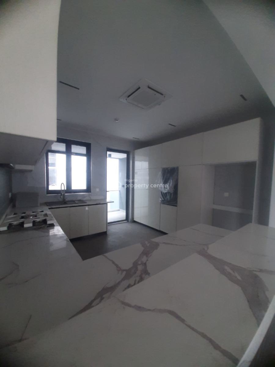 New 2 Bedroom En-suite Penthouse Flat with Fitted Kitchen and Cooker, Lekki Phase 1, Lekki, Lagos, Flat / Apartment for Rent