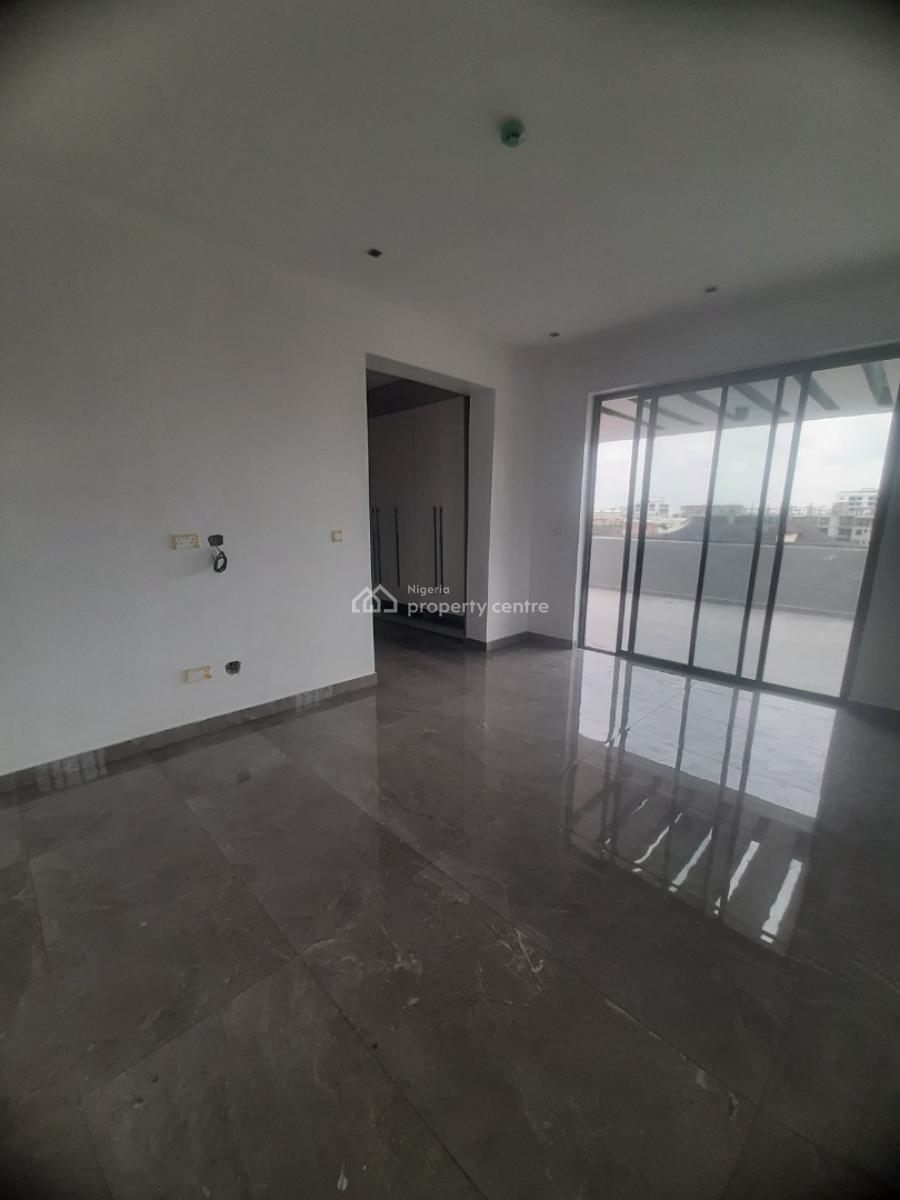 New 2 Bedroom En-suite Penthouse Flat with Fitted Kitchen and Cooker, Lekki Phase 1, Lekki, Lagos, Flat / Apartment for Rent